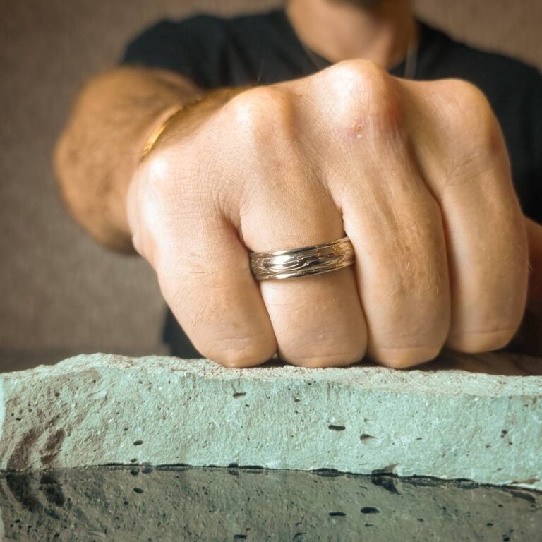 Titanium 6mm Mens Wedding Ring With Carved Centreline