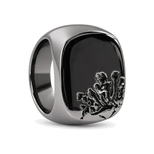 The Cynosure Corner Signet Ring